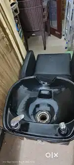 Saloon shampoo station