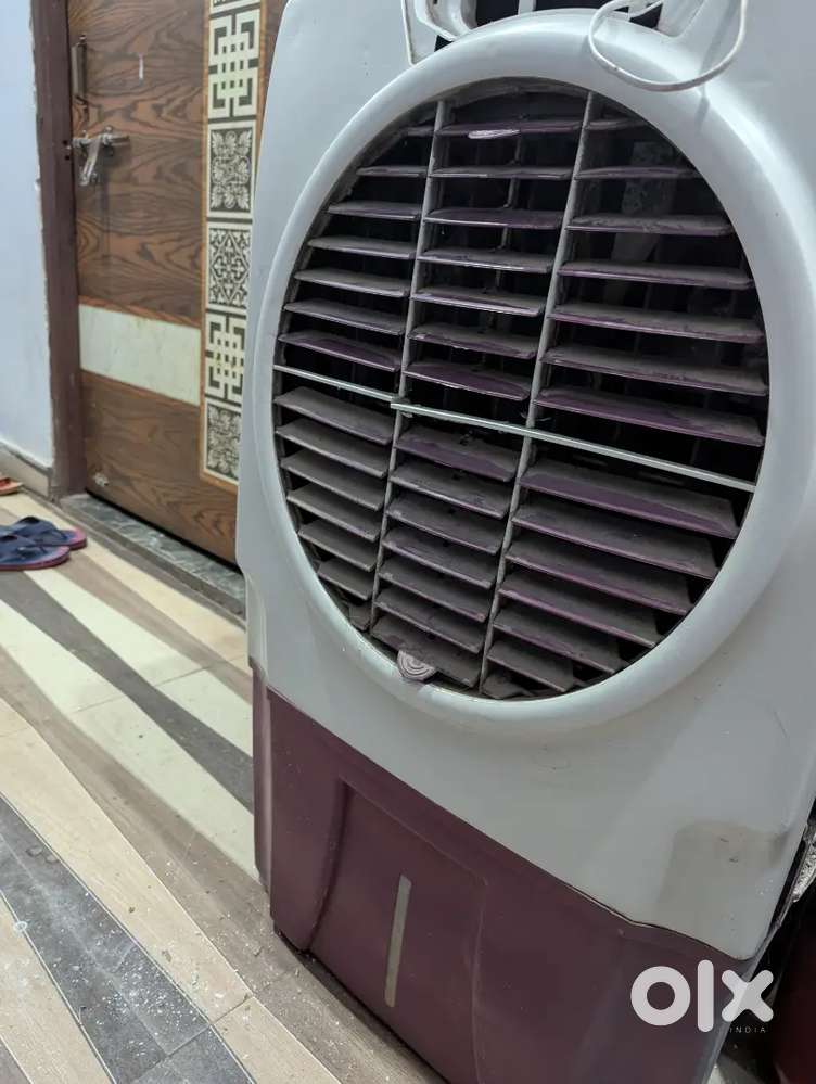 1 yr old full working new condition cooler