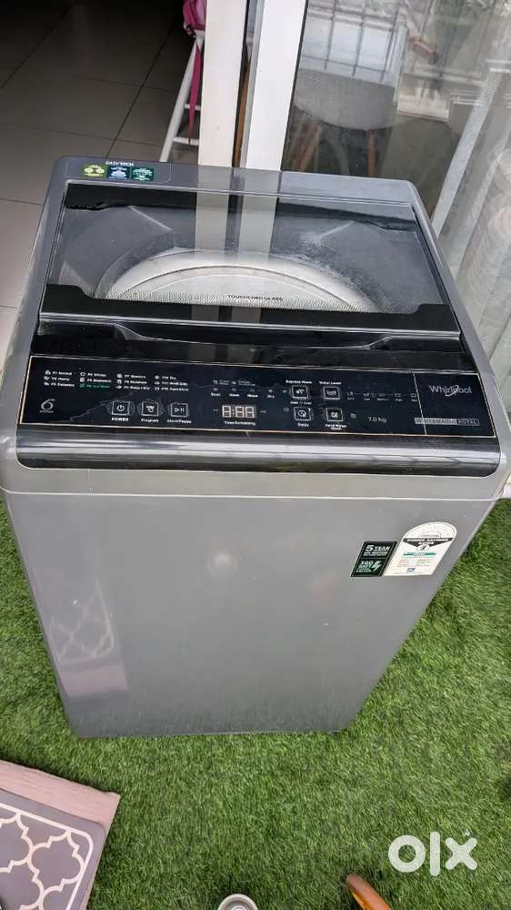 Whirlpool 7kg top load washing machine. Oct 2021 model