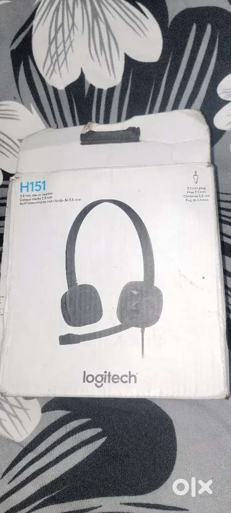 H151 headphones
