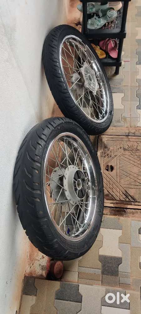 Royal Enfield 350 Classic spoke wheel & Tyre front and back..