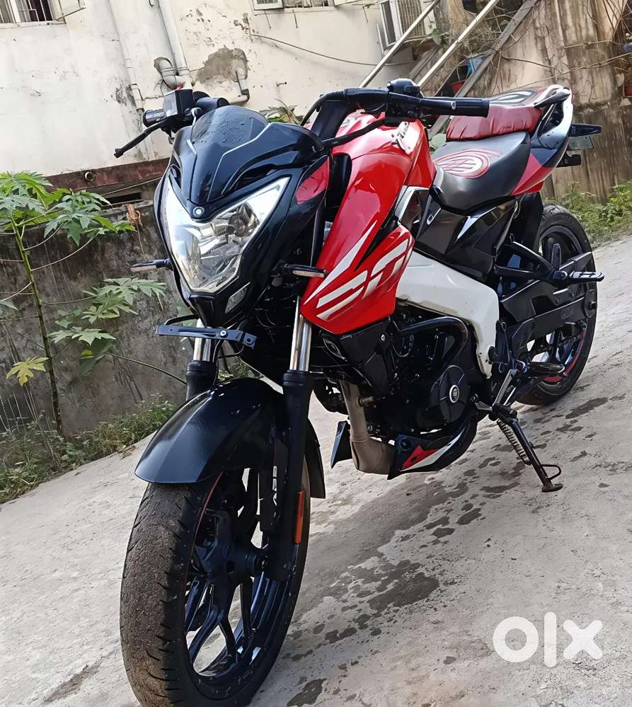 Bajaj Pulsar NS200 bike is on good condition