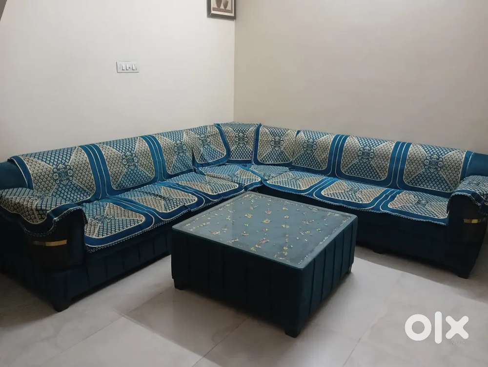 7 seater sofa with center Table