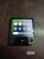 Samsung Z Flip 5 for sale. Main display not working. Phone is working