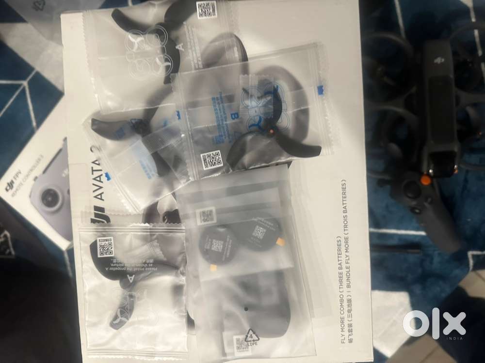 DJI Avata 2 FPV Drone Fly More Combo