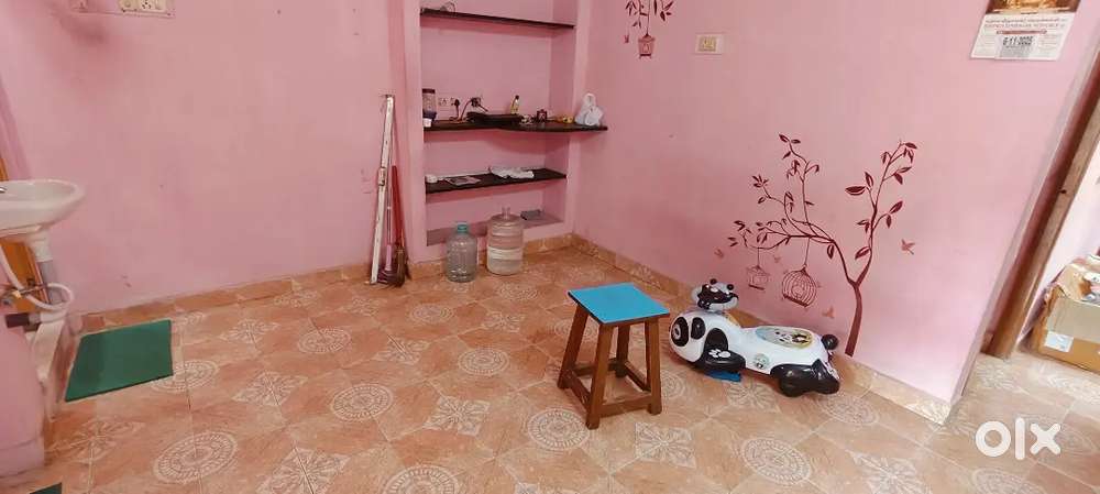 Vadapalani 1st floor 2bhk house for rent
