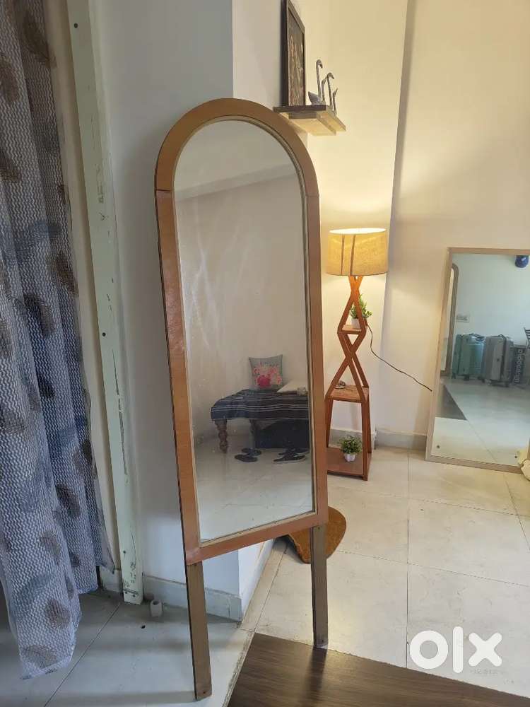 Contemporary mirror