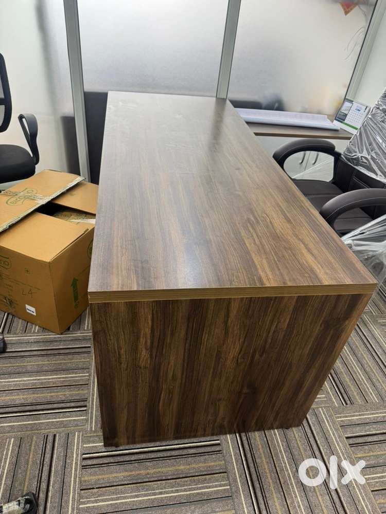 Brand new office table