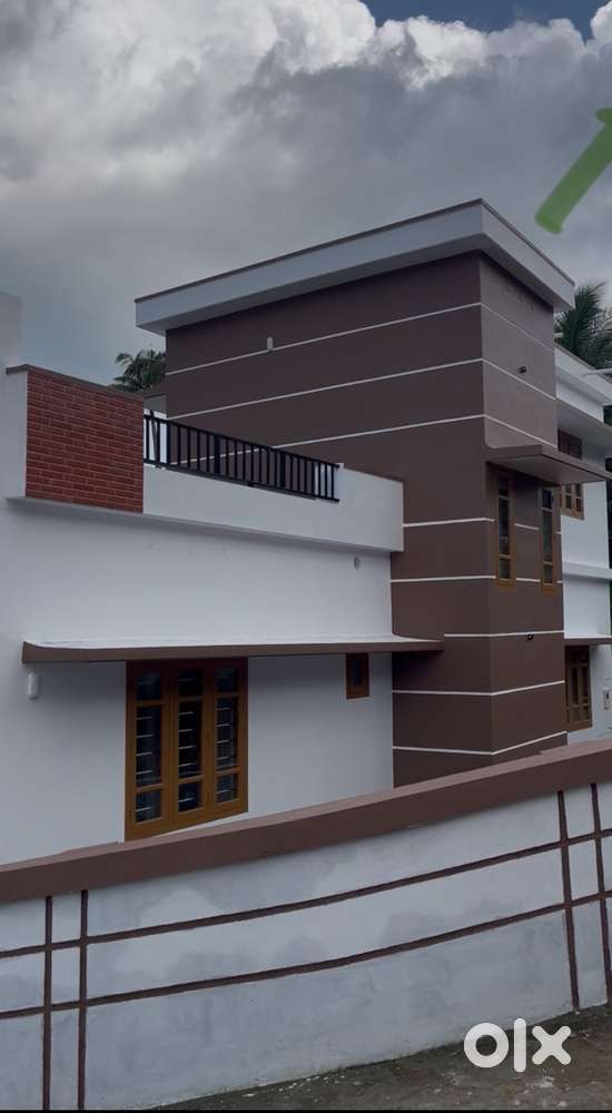 1400 sfqt builders  with 9.5 cent land