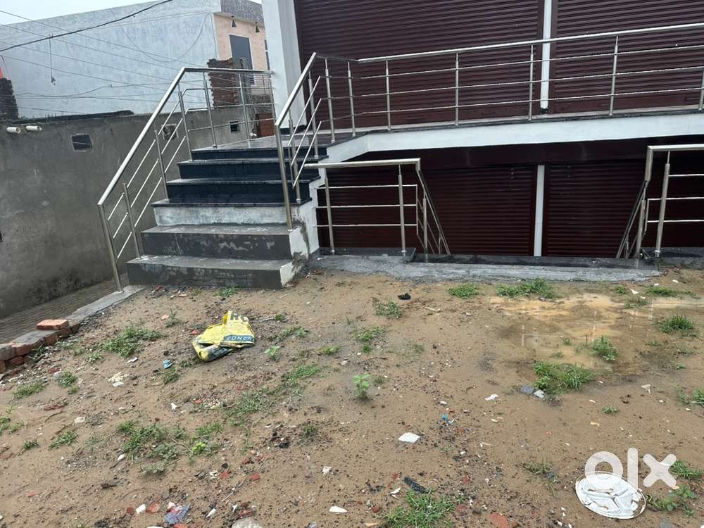 Show room for rent 4 shops 2  at first floor 2 at ground floor