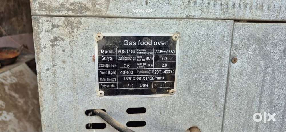Double deck electric and gas oven