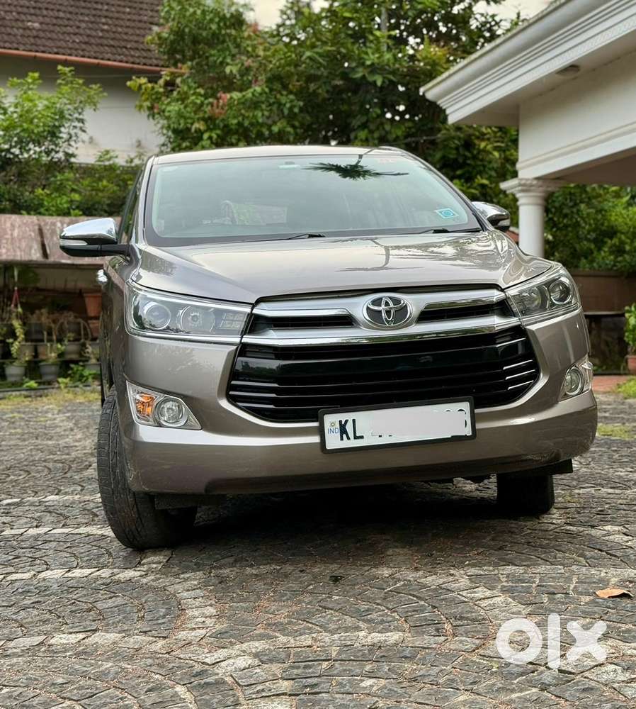 Toyota Innova Crysta 2016 Diesel Well Maintained