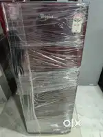 I'd677 whirlpool double door refrigerator 280 ltr meroon colour