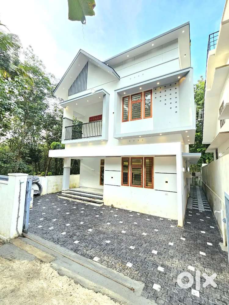 3 BHK HOUSE POWDIKONAM NJANDOORKONAM