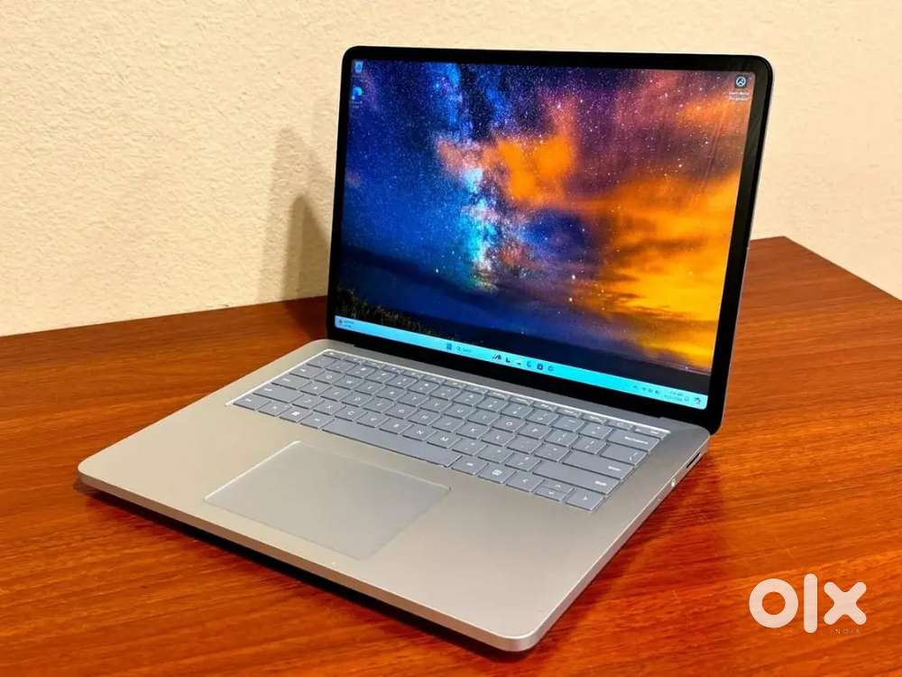 Microsoft Surface Laptop Studio 2 - Intel i7-13800H 64GB RAM 2TB