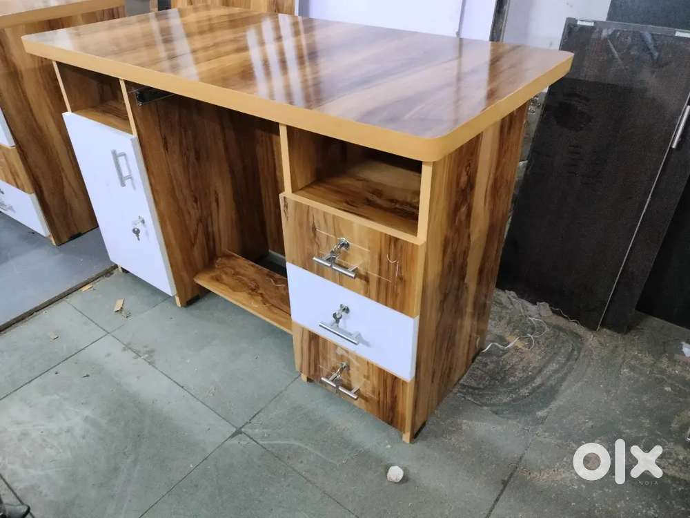 BRAND NEW OFFICE TABLE  / fix chairs available