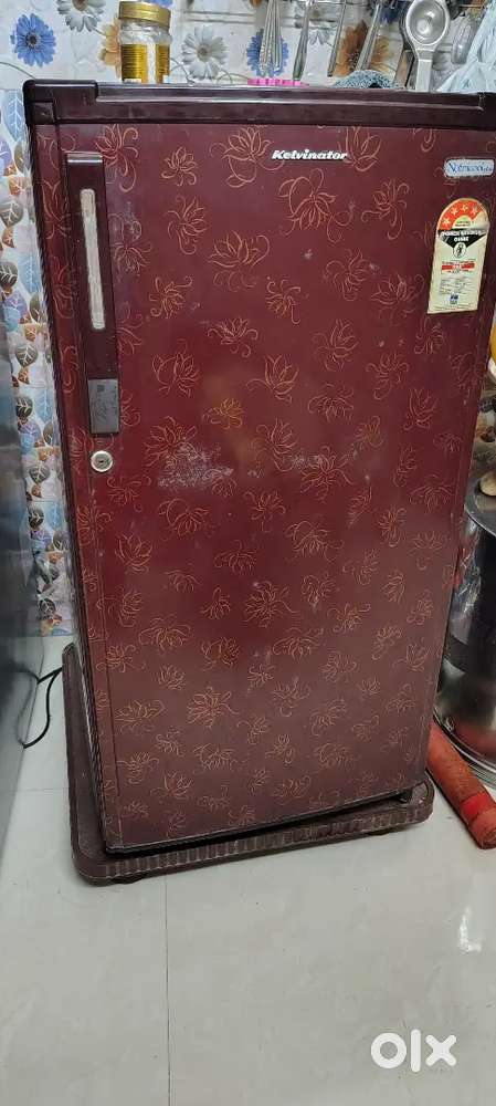 Only 3200 refrigerator 180 liter. Kelvinator