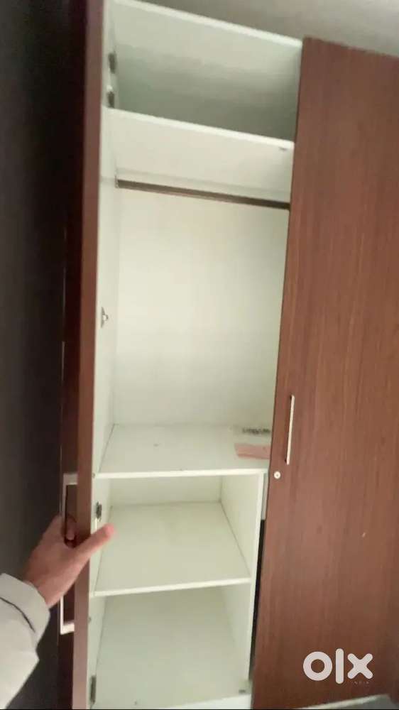 Well maintained flat with location allowing sunlight direct into rooms