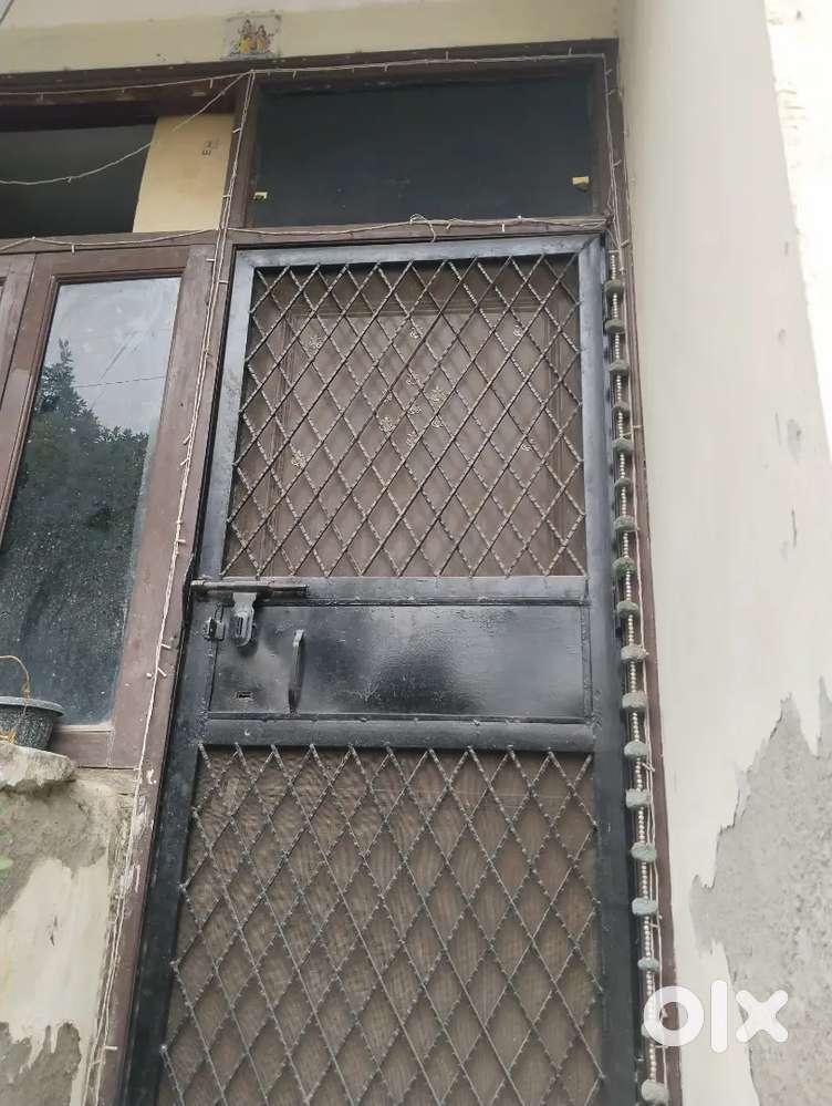 2 bhk flat in jangpura south delhi