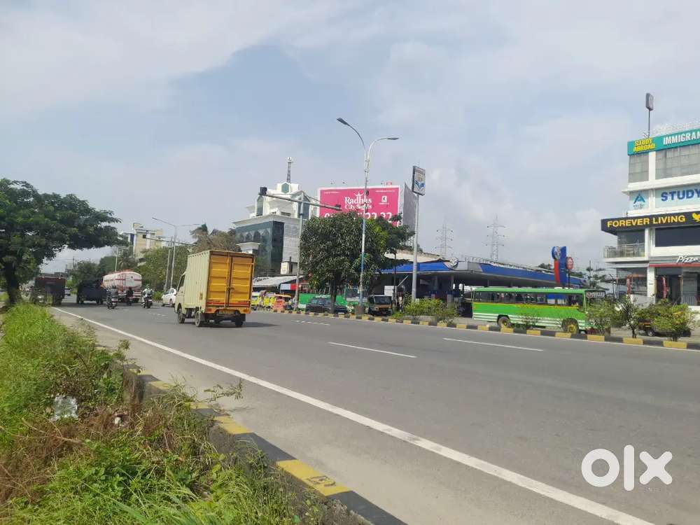 COMMERCIAL PLOT FOR SALE IN VYTILA NH KOCHI ERNAKULAM