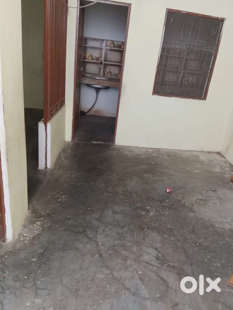 2BHK falt rent in Ghazipur,tulsiSagar tadbanwa near saint marry school