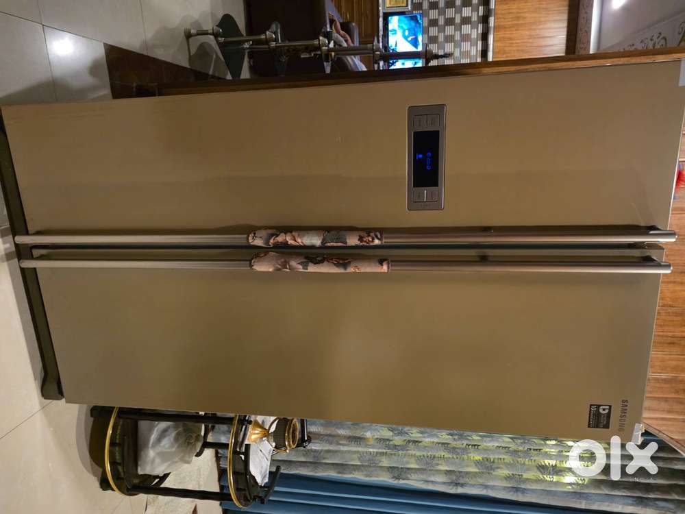 SAMSUNG DOUBLE DOOR FRIDGE LIKE NEW !