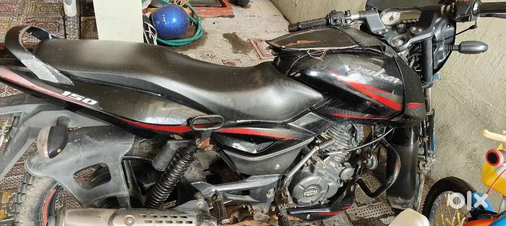 Bajaj Pulsar 150cc bs4 model