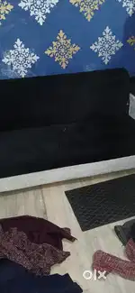 4seater sofa set with center table