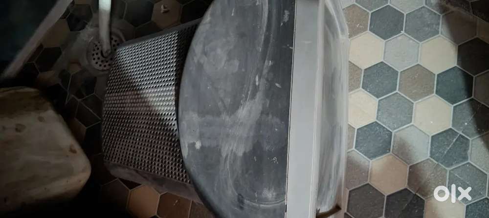 Crt monitors and old inverter machine for sale