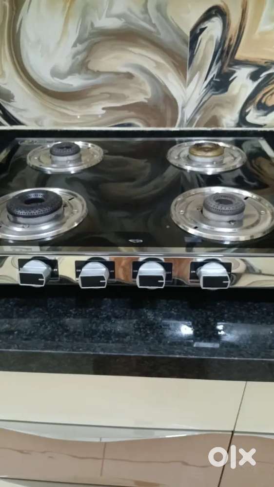 4 Burner Gas stove