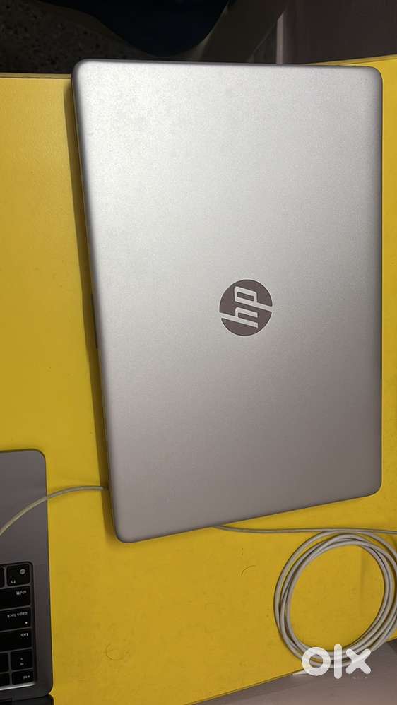HP -15s Laptop