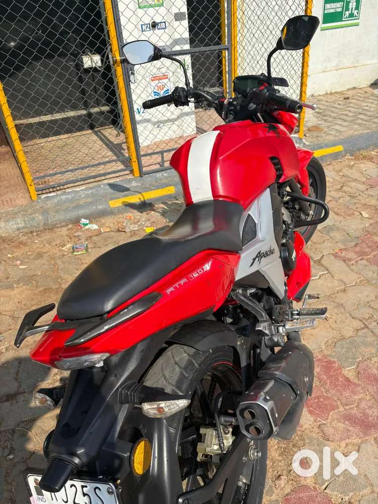 Apache RTR 160 4v