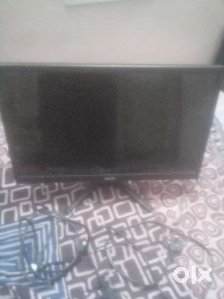 20 inch monitor with 1900 HDMI cable