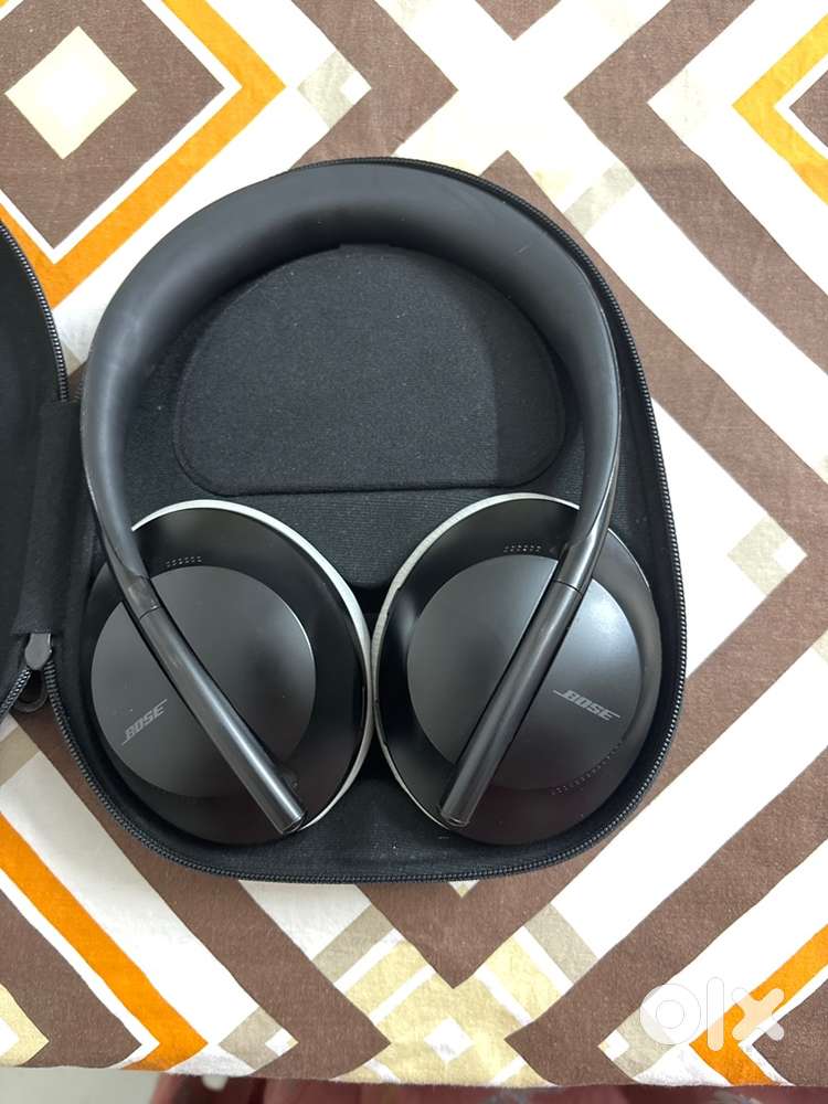 Bose headphones NC700