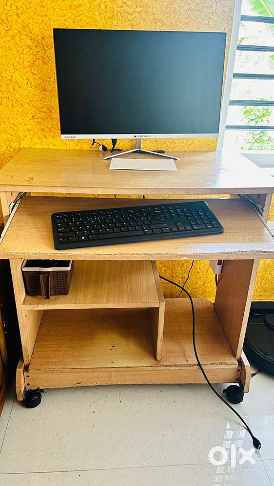 Compuer Table