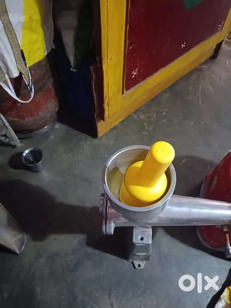 Orange juicer machine