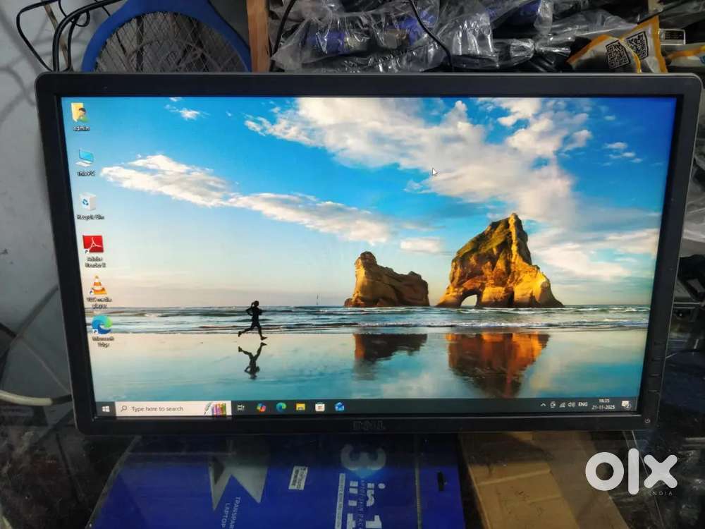 Dell 22 inch LCD monitor in good working condition light scratches