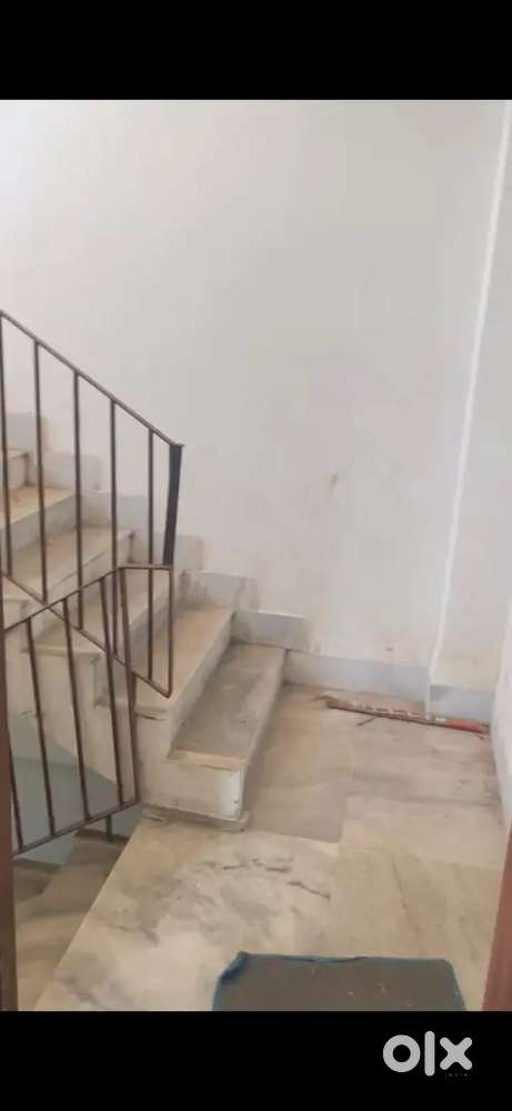 2bhk flat near dumdum station at low price