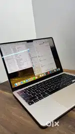 M2 chip- Macbook air Starlight color