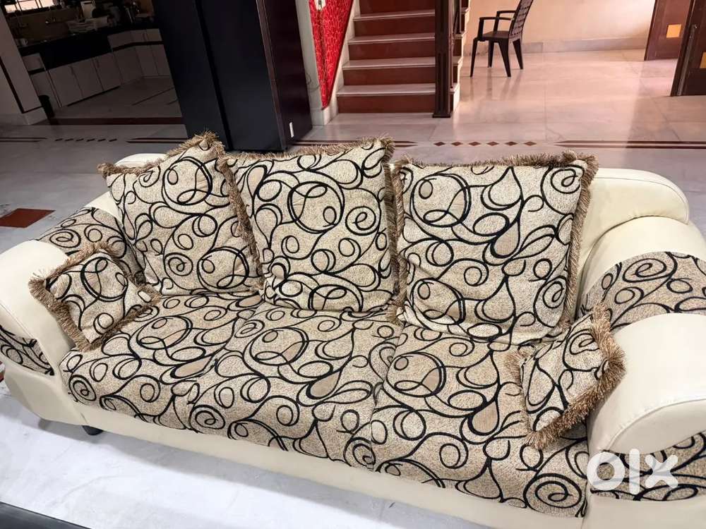 Sofa set with table