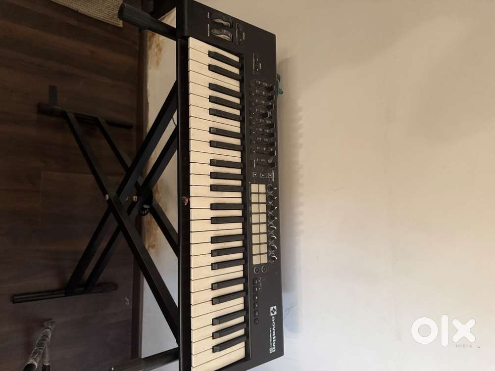 Novation Launchkey 49 + Stand