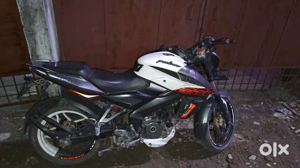 Pulsar ns200