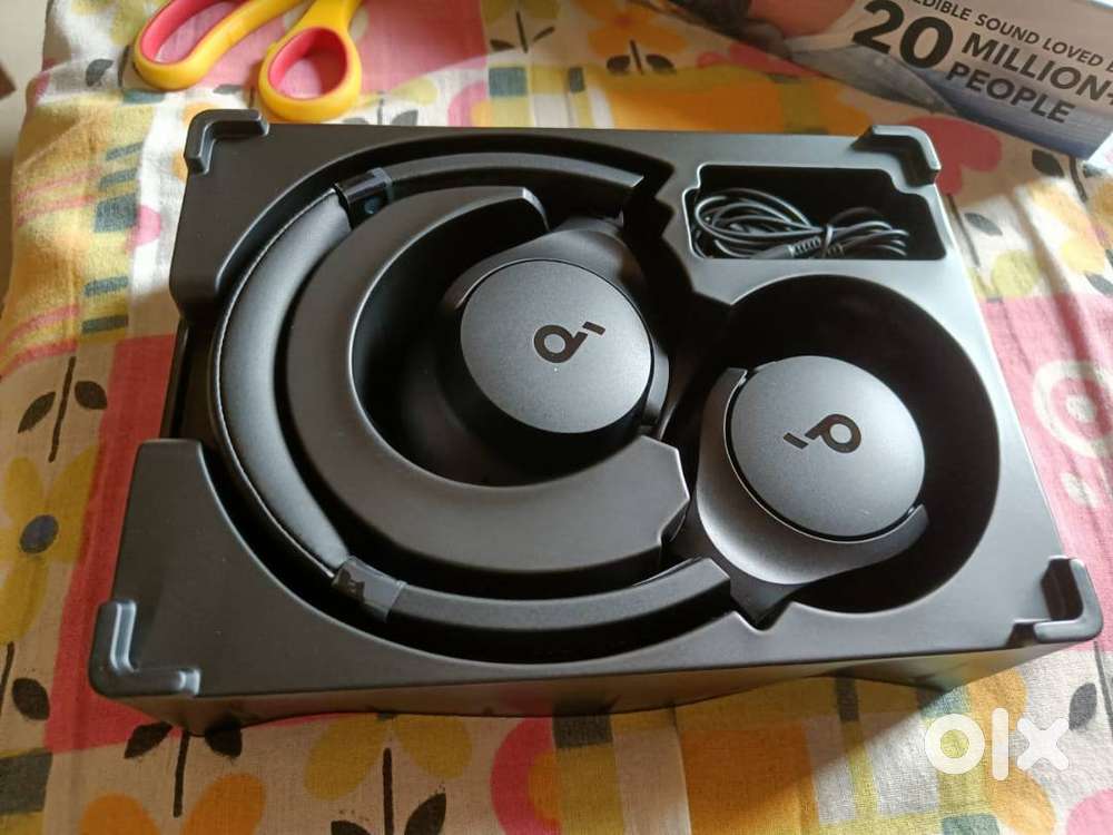 Soundcore q20i