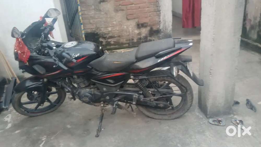 Pullsar 220