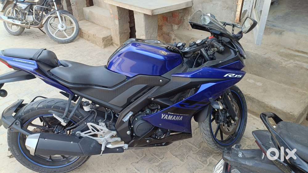 Yamaha R15  firta owner