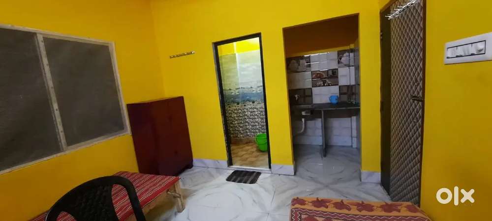 Roommate needed in urgent basis