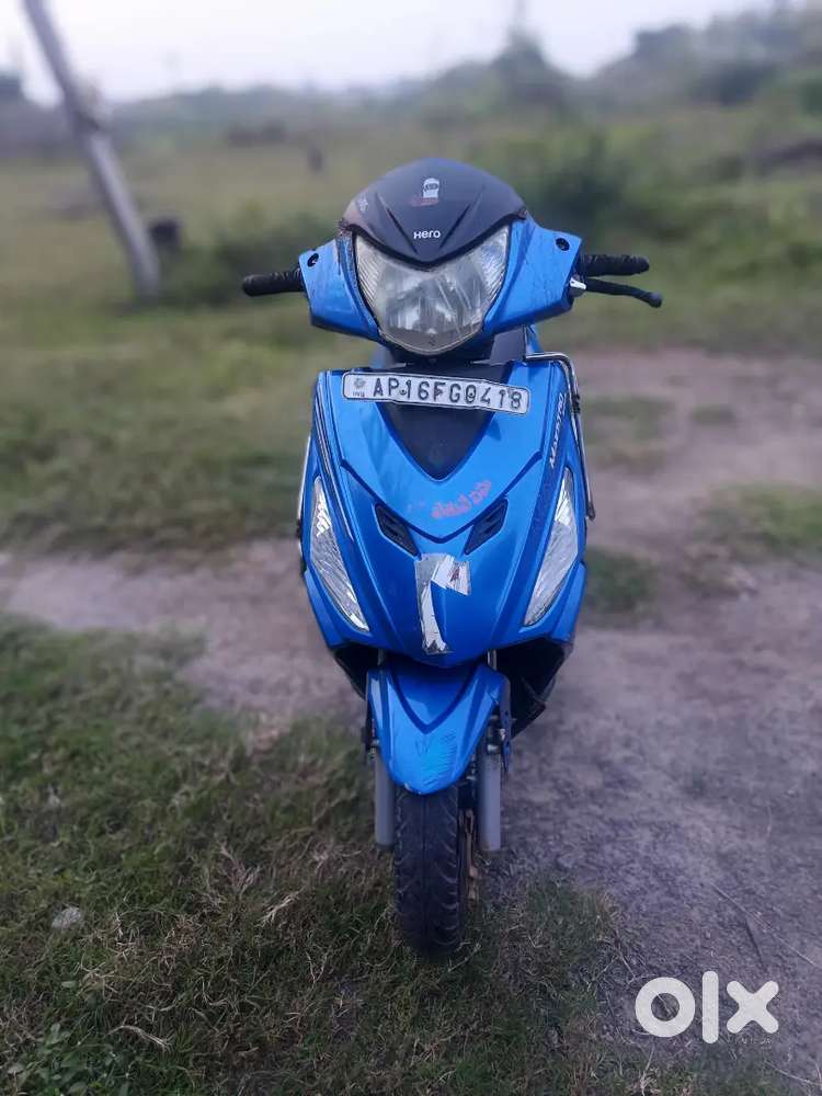 Full condition scooty self start new battery transfer available