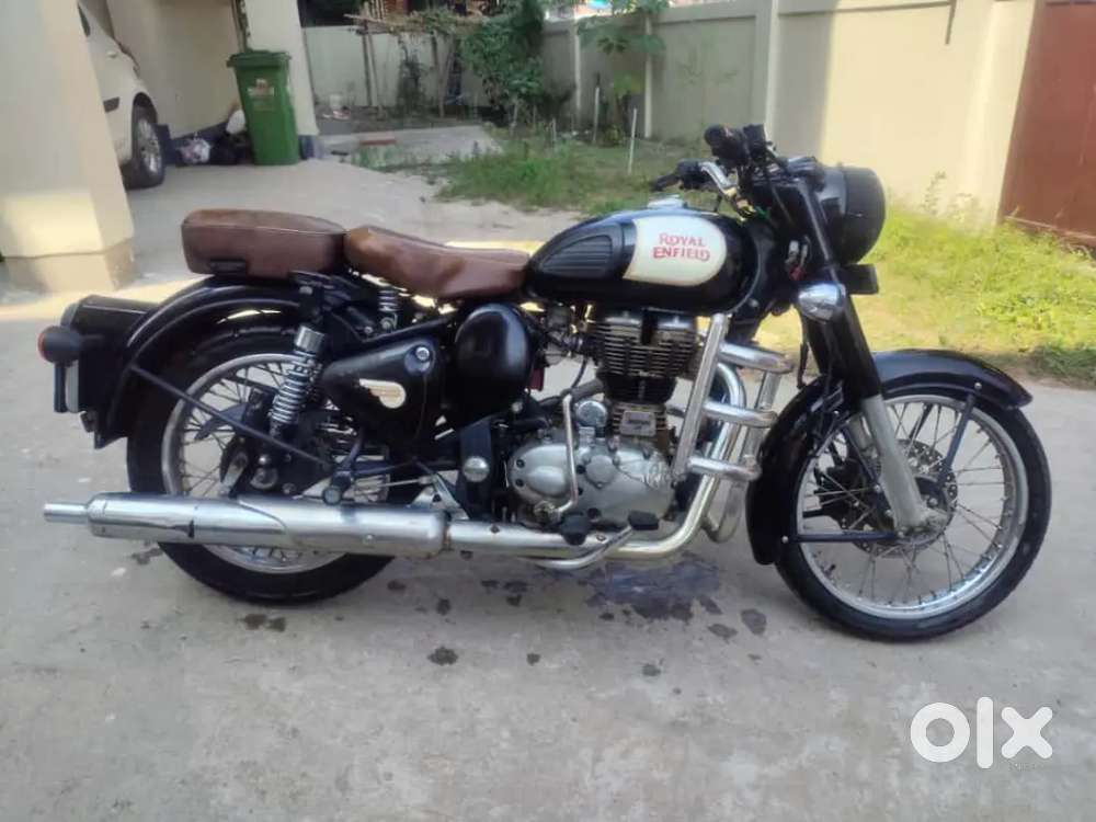 Royal Enfield Classic 350 bike is on showroom condition.