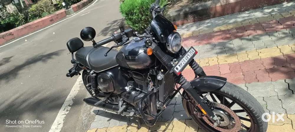 ️ Yezdi Roadster (Smoke Grey) – 2022 March