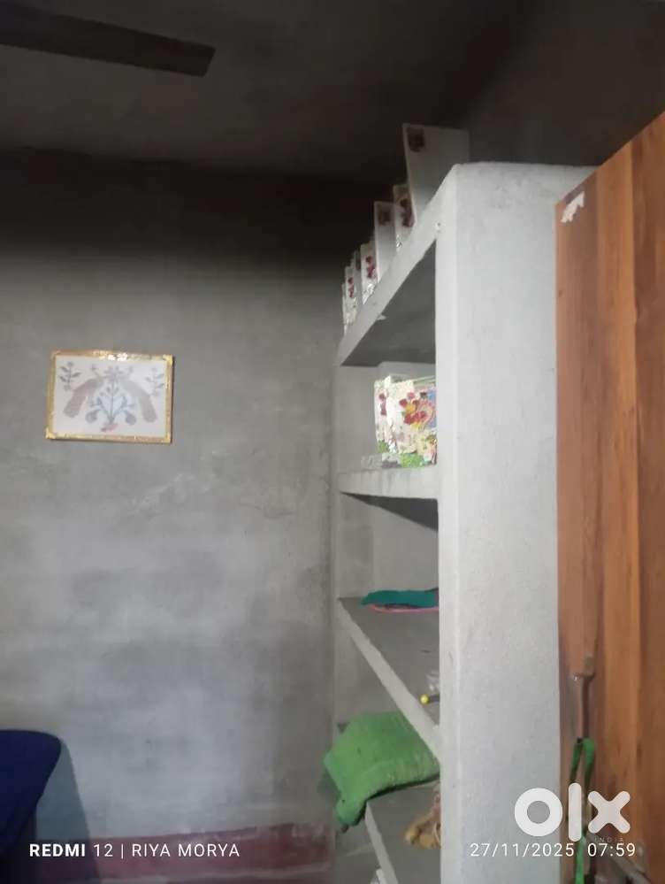 2 रूम है लड़की को देना है, सब चीज की बव्स्था हैं..